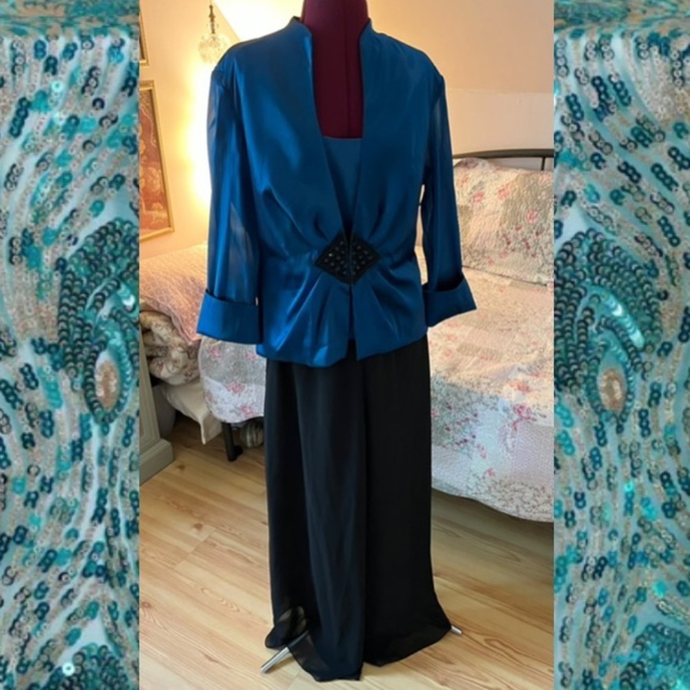 Evening pantsuit with flowy palazzo pants